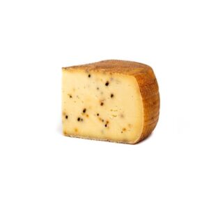formaggio siciliano pepato stagionato.
